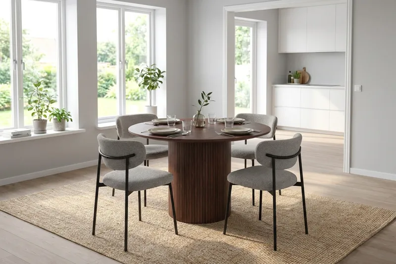 Kopparbo Rundt Spisegruppe 110 cm – Spisebord med 4 Lucy Spisestoler i Tre med Valnøttutseende - Brun - Møbler - Bord - Spisegruppe