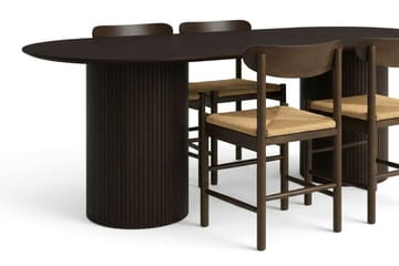 Kopparbo spisegruppe oval 220 cm røkt eik med 6 Elsie spisestoler - Møbler - Bord - Spisegruppe