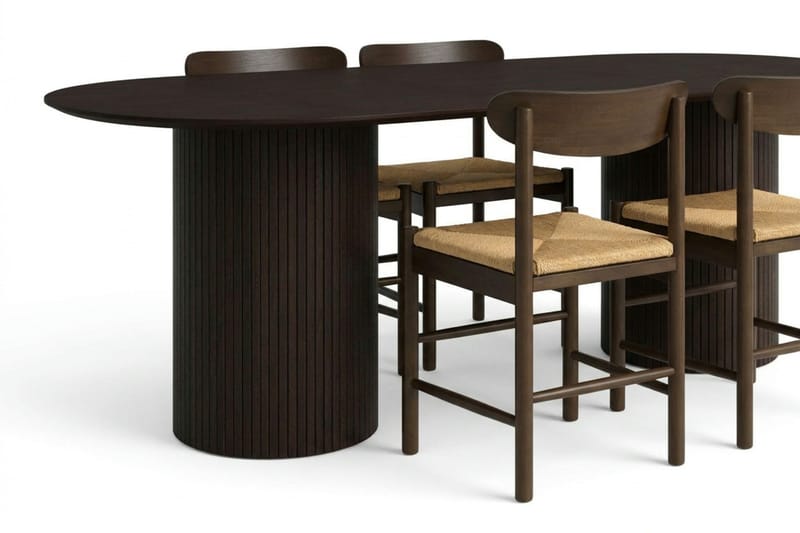 Kopparbo spisegruppe oval 220 cm røkt eik med 6 Elsie spisestoler - Møbler - Bord - Spisegruppe