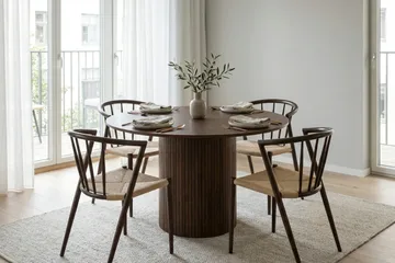 Kopparbo spisegruppe rund 110 cm valnøtt med 4 Winston spisestoler - Valnøtt - Møbler - Bord - Spisegruppe