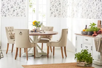 Lyon Spisegruppe Ø150 cm Rund med 4 stk. Viktoria Stoler - Vintage Natur/Hvit/Beige - Møbler - Bord - Spisegruppe