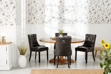 Lyon spisegruppe 150 cm rund med 4 Tuva lenestoler - Vintage alm/Svart PU - Møbler - Bord - Spisegruppe