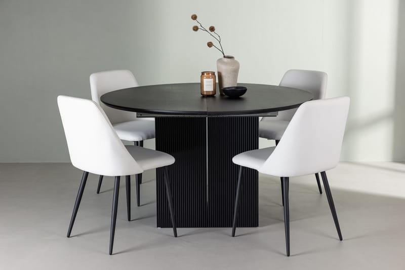 Matilda uttrekkbart spisebord 130/180 cm med 4 Night spisestoler