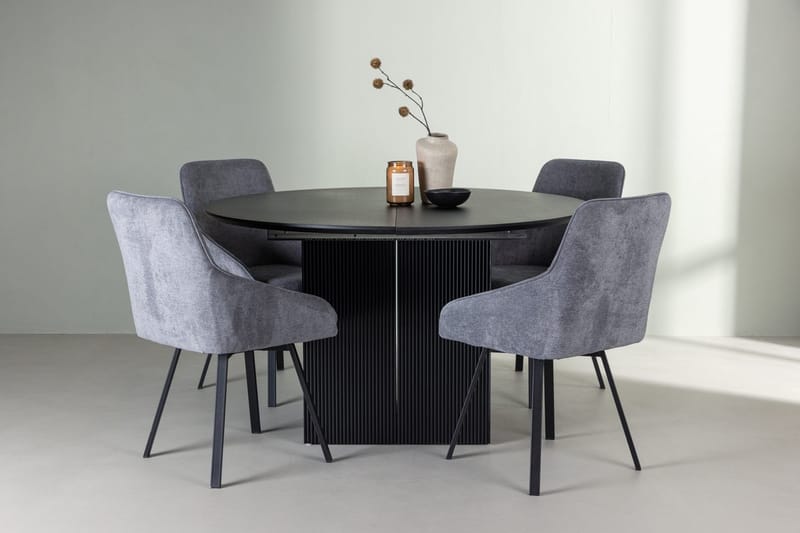 Matilda uttrekkbart spisebord 130/180 cm med 4 Rosie spisestoler