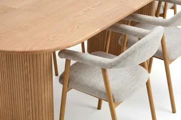 Noira spisegruppe 160–220 cm uttrekkbar i eik med 6 Ronja spisestoler - Sand/eik - Møbler - Bord - Spisegruppe