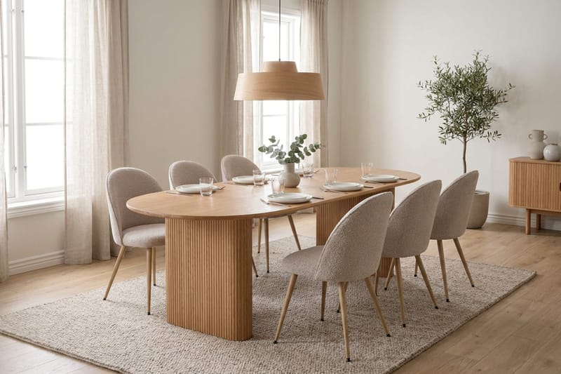 Noira Spisegruppe 220-320 cm uttrekkbar med 6 Nibe Plus Spisestoler - Eik - Møbler - Bord - Spisegruppe