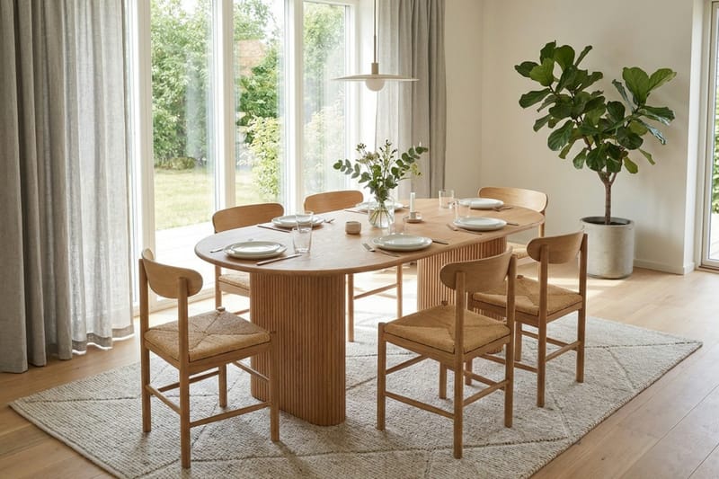 Noira spisegruppe uttrekkbar 160–220 cm eik med 6 Malte spisestoler - Møbler - Bord - Spisegruppe