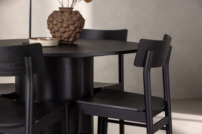 Olivia spisebord 110 cm rundt med 4 Montros spisestoler - Møbler - Bord - Spisegruppe
