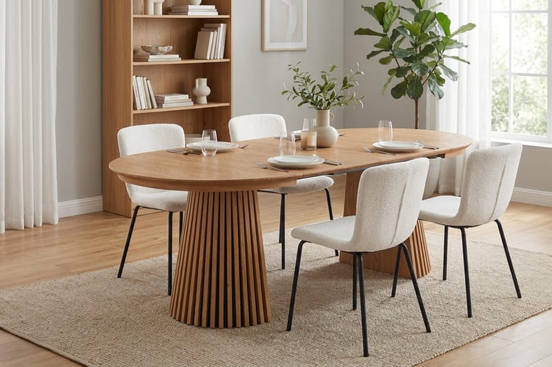 Peyra Forlengbart rundt 120-220 cm Eik med 4 Katy Spisestoler - Eik - Møbler - Bord - Spisegruppe