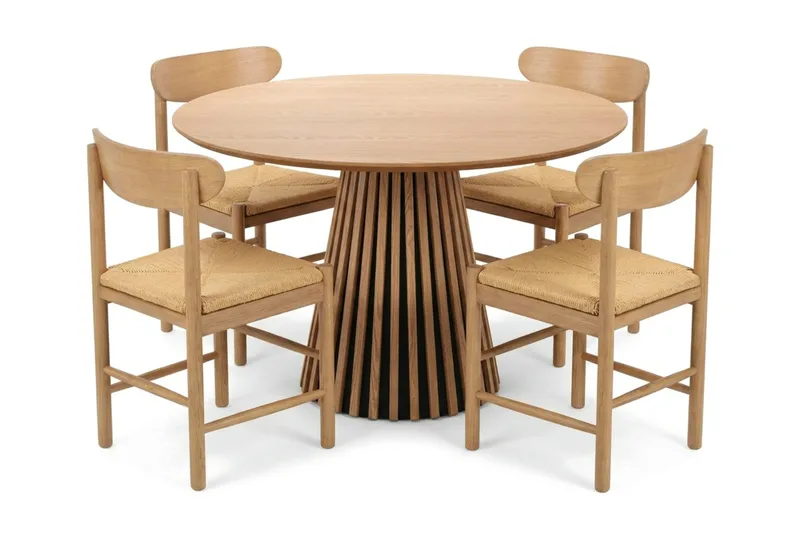 Peyra Rund Spisegruppe 110 cm – Spisebord med 4 Malte Spisestoler i Tre med Eketreutseende, Natur