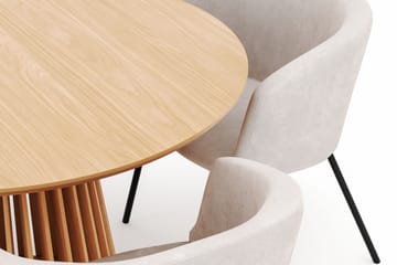Peyra Spisebord 120 cm Rundt med 4 Berit Stoler - Natur - Møbler - Bord - Spisegruppe