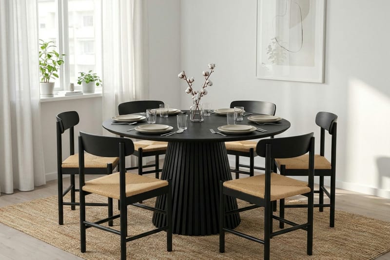 Peyra spisegruppe rund 130 cm svart med 6 Malte spisestoler - Møbler - Bord - Spisegruppe