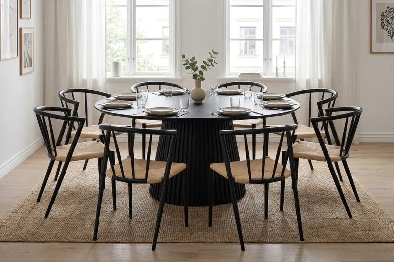 Peyra spisegruppe rund 180 cm svart med 8 Winston spisestoler - Svart - Møbler - Bord - Spisegruppe