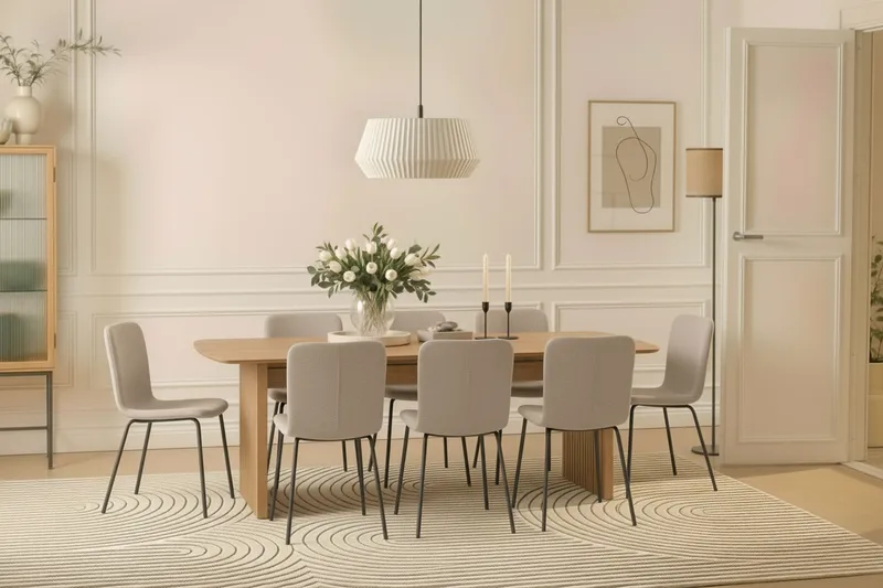 Richeto Spisebord 240 cm med 8 Katy Spisestoler - Naturlig finish / Greige Bouclé / Metallben Svart - Møbler - Bord - Spisegruppe