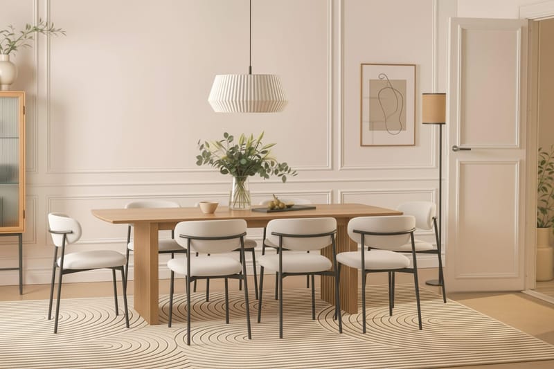 Richeto Spisebord 240 cm med 8 Lucy Spisestoler - Naturlig finish / Hvit Bouclé / Metallben Svart - Møbler - Bord - Spisegruppe
