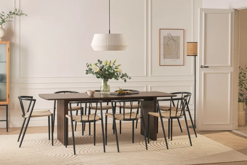 Richeto Spisebord 240 cm med 8 Winston Spisestoler - Røkt eik / Beige / Metallben Svart - Møbler - Bord - Spisegruppe