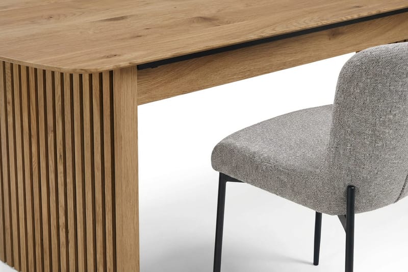 Richeto Spisegruppe Eik 210 cm med 6 Elsie Spisestoler - Eik/Lys grå - Møbler - Bord - Spisegruppe
