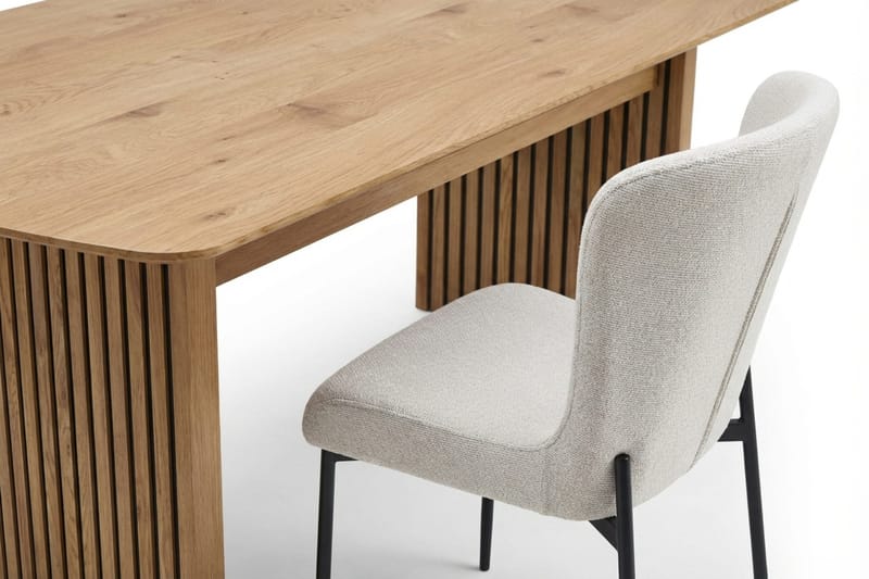 Richeto Spisegruppe Eik 240 cm med 6 Elsie Spisestoler - Eik/Hvit - Møbler - Bord - Spisegruppe