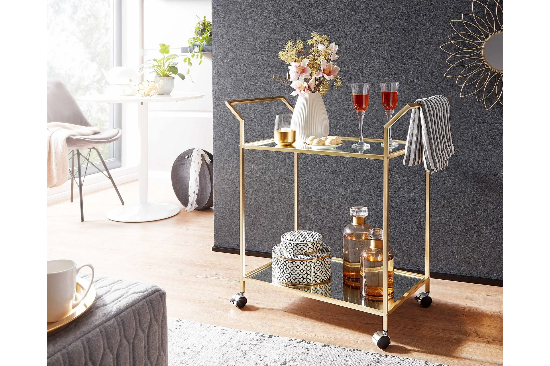 Serveringsvogn Kolanda - Gull - Møbler - Bord - Serveringsvogn & serveringsbord - Trillebord & Serveringsbord