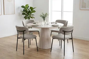 Siena spisegruppe rund 110 cm hvitlasert med 4 Lucy spisestoler - Hvitbeiset eik - Møbler - Bord - Spisegruppe