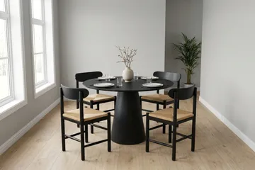 Siena spisegruppe rund 110 cm svart med 4 Malte spisestoler - Møbler - Bord - Spisegruppe