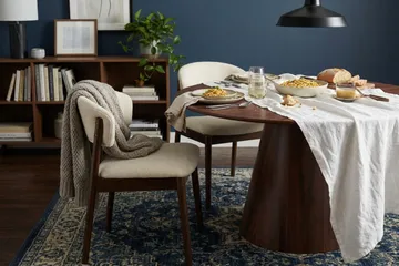 Siena spisegruppe rund 130 cm valnøtt med 6 Nala spisestoler - Valnøtt - Møbler - Bord - Spisegruppe