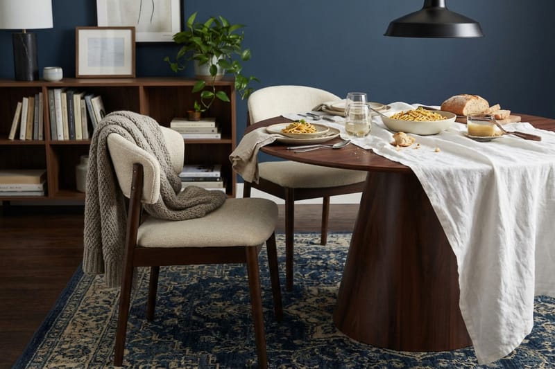 Siena spisegruppe rund 130 cm valnøtt med 6 Nala spisestoler - Valnøtt - Møbler - Bord - Spisegruppe