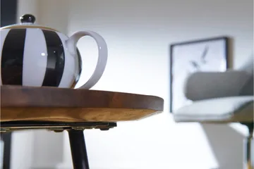 Fanks Sofabord 122 cm Njurformat - Massivt Tre/Svart - Møbler - Bord - Sofabord & salongbord