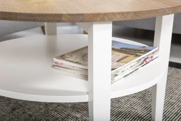 Mantorp Sofabord 80 cm Rundt med Oppbevaring Hylle - Massiv Eik/Hvit - Møbler - Bord - Sofabord & salongbord