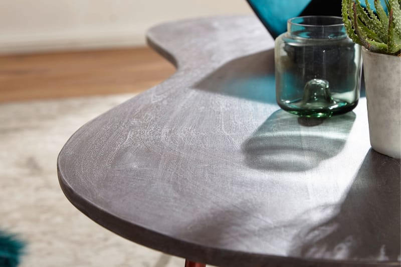 Sofabord Mayou 122 cm Njurformat - Massivt Tre/Mørkegrå/Kobber - Møbler - Bord - Sofabord & salongbord