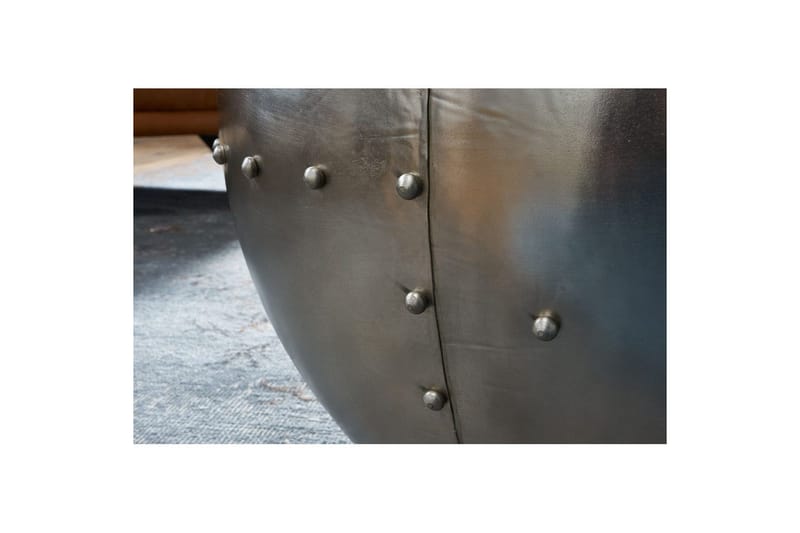 Sofabord Wohnling Massivt tre 60 cm industriell med naglet lagringsplass - Møbler - Bord - Sofabord & salongbord