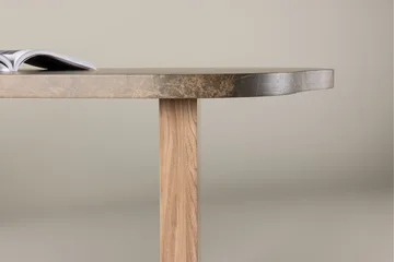 Eleonora Stort Asymmetrisk Spisebord 230 cm i Tre med Valnøtt- og Marmorutseende - Brun - Møbler - Bord - Spisebord & kjøkkenbord