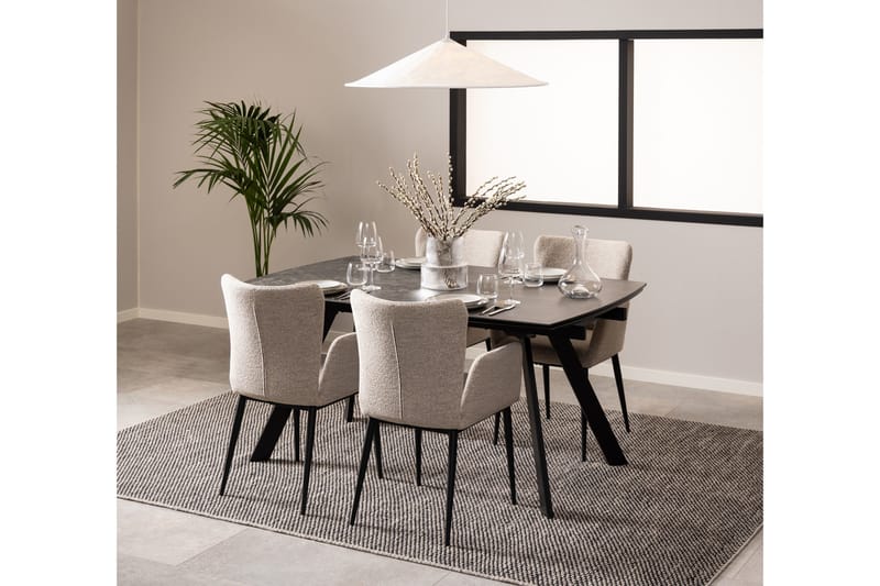 Renuka Spisebord 240x97 cm - Sort - Møbler - Bord - Spisebord & kjøkkenbord