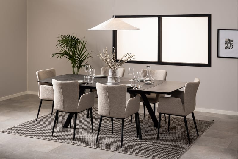 Spisebord Renuka 240x97 cm - Sort - Møbler - Bord - Spisebord & kjøkkenbord
