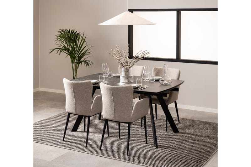 Spisebord Renuka 240x97 cm - Sort - Møbler - Bord - Spisebord & kjøkkenbord