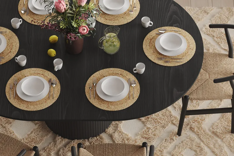 Spisebord Rundt Kopparbo 130 cm - Svart Tre / Riflet - Møbler - Bord - Spisebord & kjøkkenbord