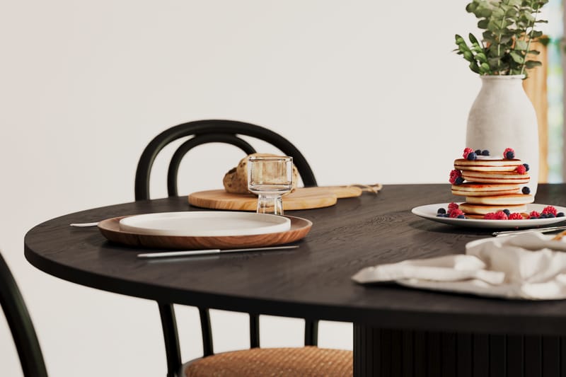 Spisebord Uppveda 150 cm - Svart tre - Spisebord & kjøkkenbord