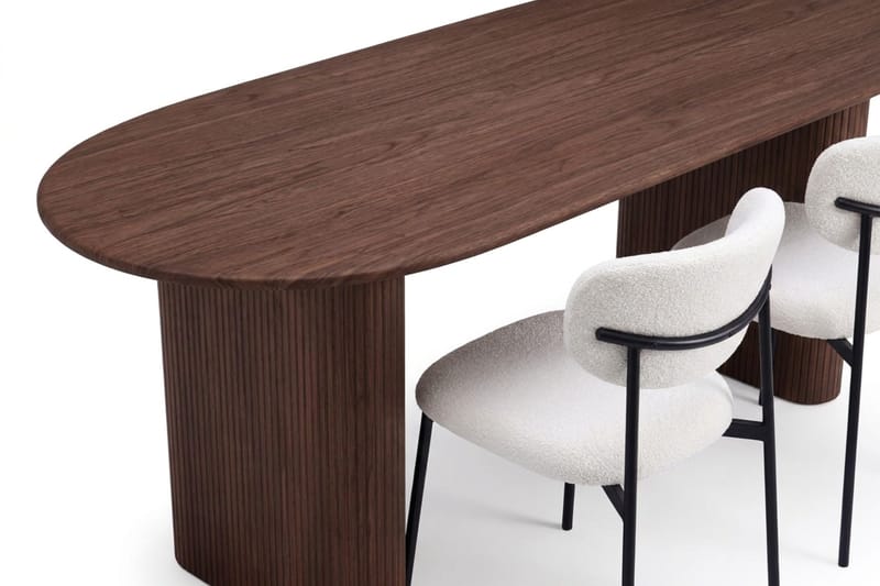 Spisegruppe Bark Noira 220 cm Valnøtt Hvit bouclé/Metallben Svart 6 - Møbler - Bord - Spisegruppe