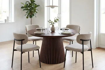 Spisegruppe Bark Peyra 120–220 cm Valnøtt Greige bouclé/metallben svart - Møbler - Bord - Spisegruppe