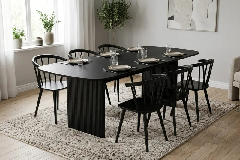 Alma spisegruppe rektangulær 220 cm svart med 6 Tyrö spisestoler - Svart - Møbler - Bord - Spisegruppe