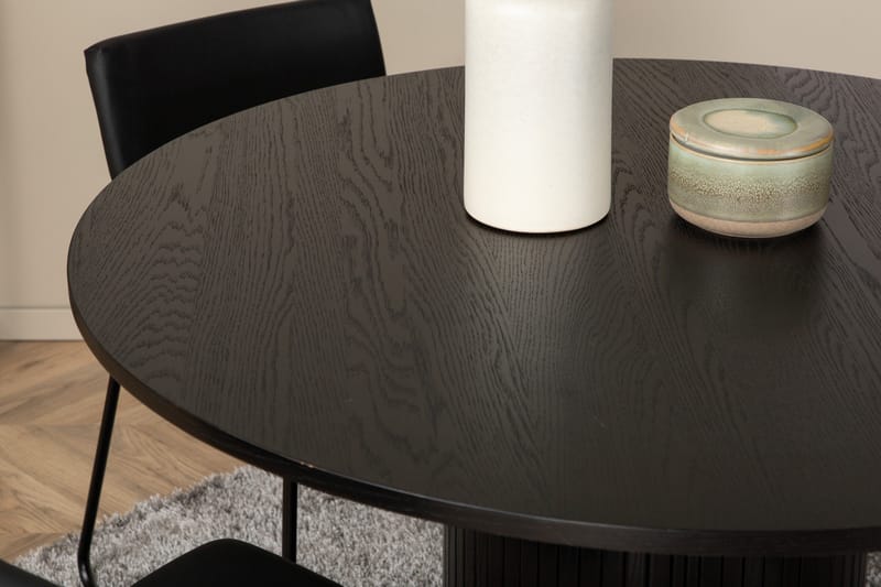 Biana Spisegruppe 110 cm Rund inkl. 4 Kenth Stoler - Svart/Kunstlær - Møbler - Bord - Spisegruppe