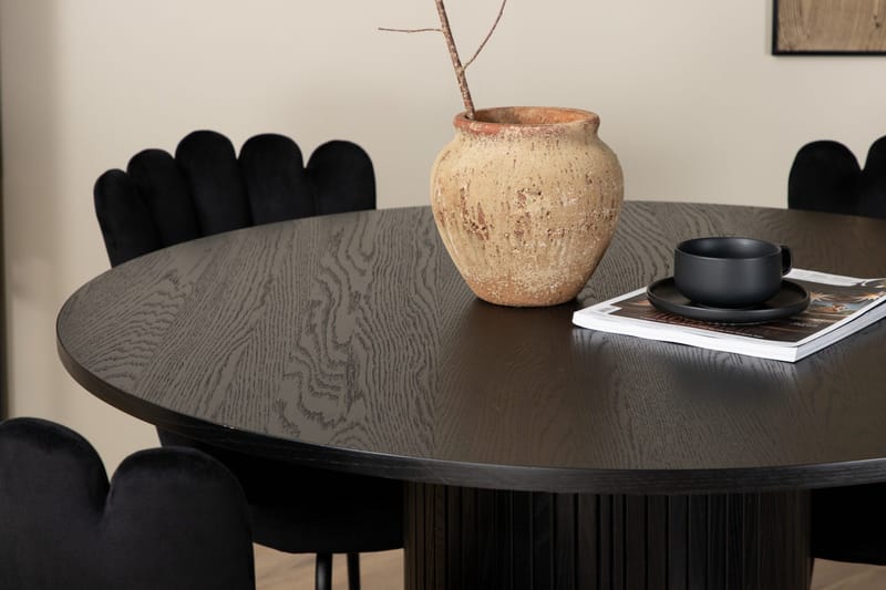 Biana Spisegruppe 110 cm Rund inkl. 4 Limhamn Fløyelsstoler - Svart - Møbler - Bord - Spisegruppe