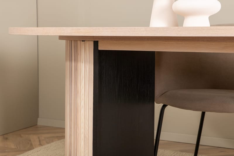 Biana Spisegruppe 200 cm Oval inkl. 4 Berita Stoler - Beige/Svart - Møbler - Bord - Spisegruppe