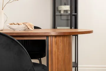 Biana Spisegruppe 200 cm Oval inkl. 4 Foyos Stoler - Valnøttbrun/Svart - Møbler - Bord - Spisegruppe