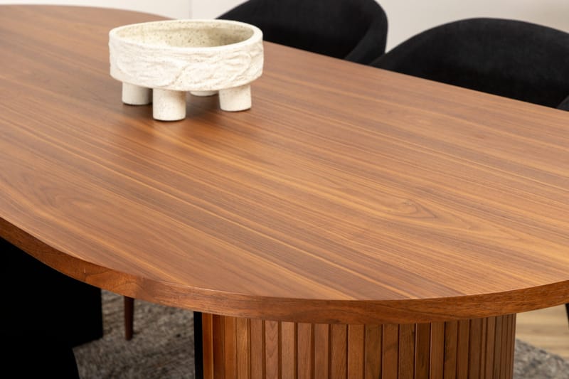 Biana Spisegruppe 200 cm Oval inkl. 4 Kullersbro Stoler - Valnøttbrun/Svart/Brun - Møbler - Bord - Spisegruppe
