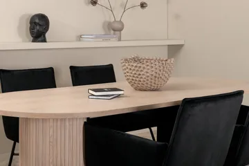 Bianca ovalt Spisebord med 4stk Pippi Spisestol - Møbler - Bord - Spisegruppe