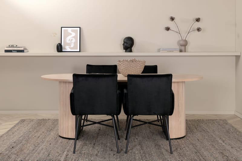 Bianca ovalt Spisebord med 4stk Pippi Spisestol