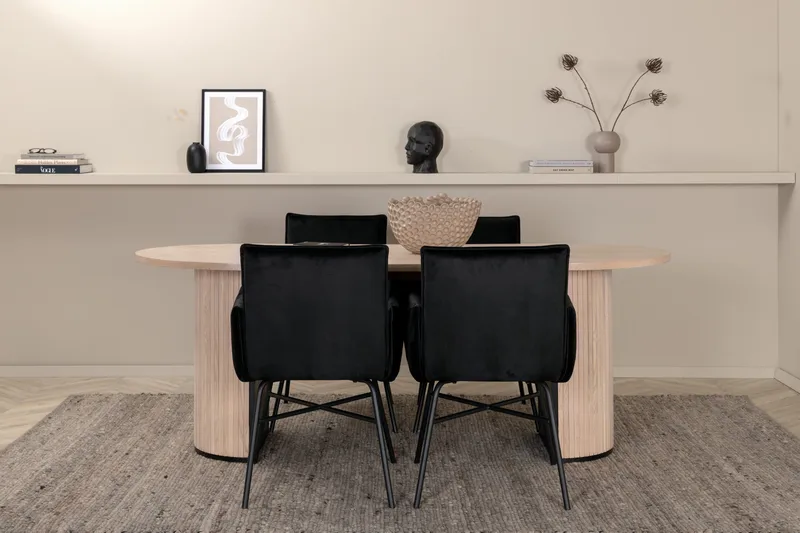 Bianca ovalt Spisebord med 4stk Pippi Spisestol