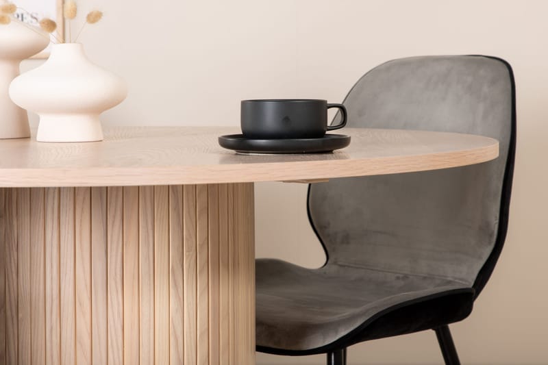 Bianca rundt spisebord med 4 Emma Spisestol - Møbler - Bord - Spisegruppe