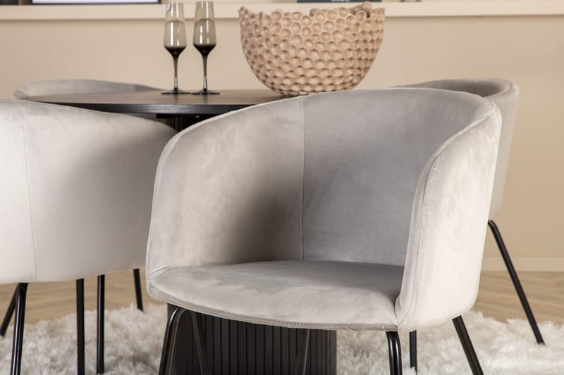 Bianca Rundt Spisebord med 4stk Berit Spisestol - Møbler - Bord - Spisegruppe